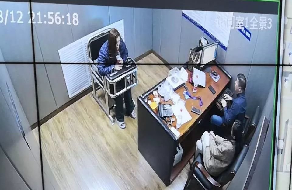 真实的审讯画面 | 图源网络
