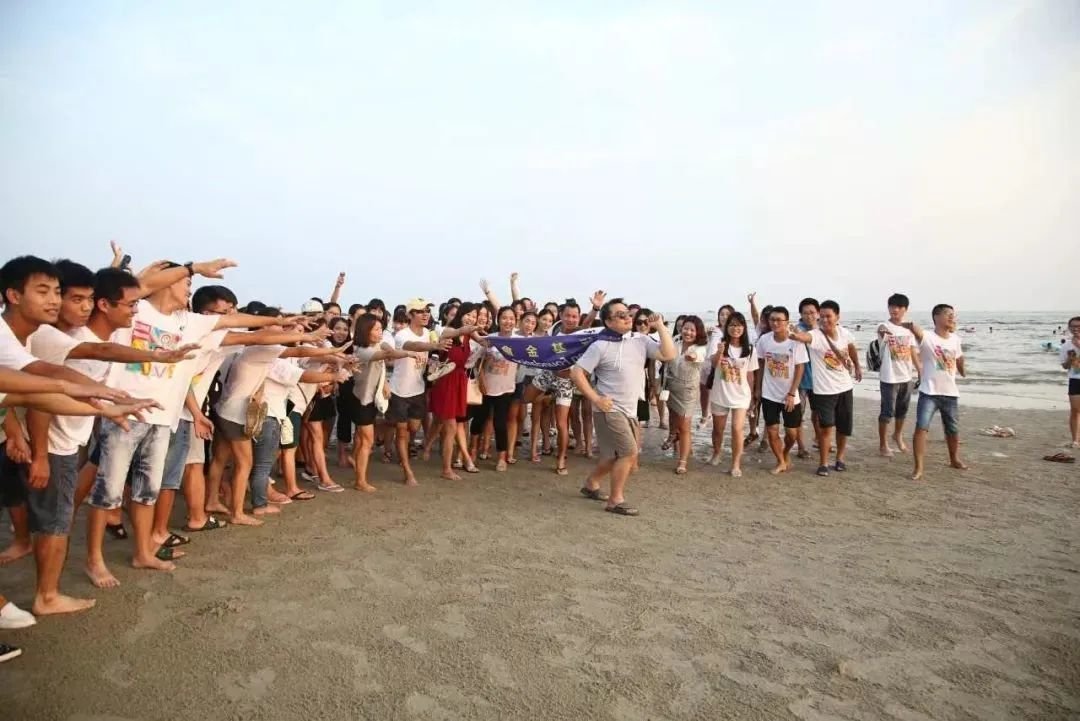 ● 孩子们参加智行基金会夏令营