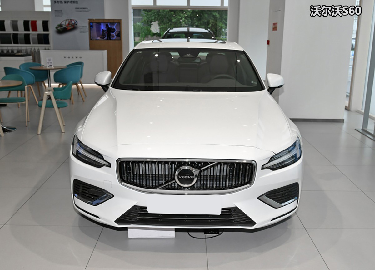 谁是更运动的豪华中级车?沃尔沃S60对比宝马3系