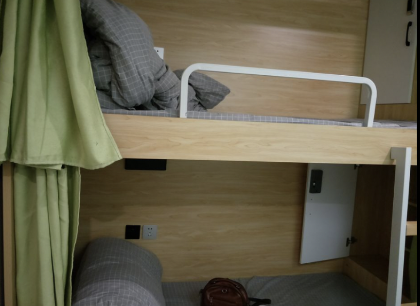 上海的青旅里,挤满了年轻人