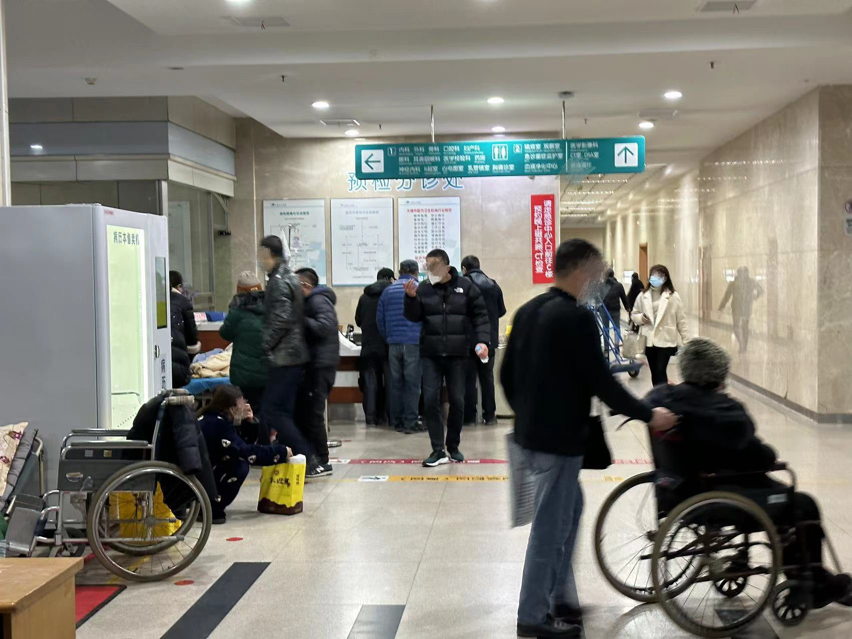 医院内预检分诊处 受访者供图