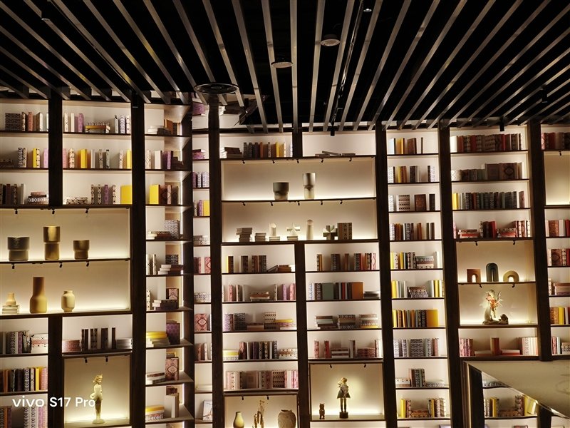 8mm机身以下我最能打!vivo S17 Pro评测:3499元轻薄手机之王