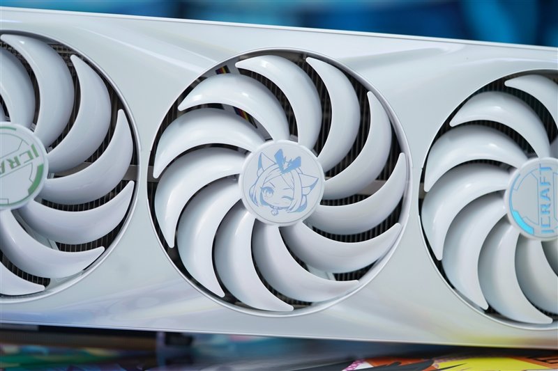 高颜值+顶级做工!铭瑄RTX 4080 iCraft OC16G瑷珈显卡评测:三风扇稳压71℃