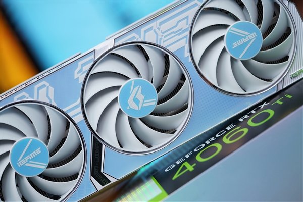 高颜值波普风!七彩虹RTX 4060 Ti Ultra W OC显卡图赏