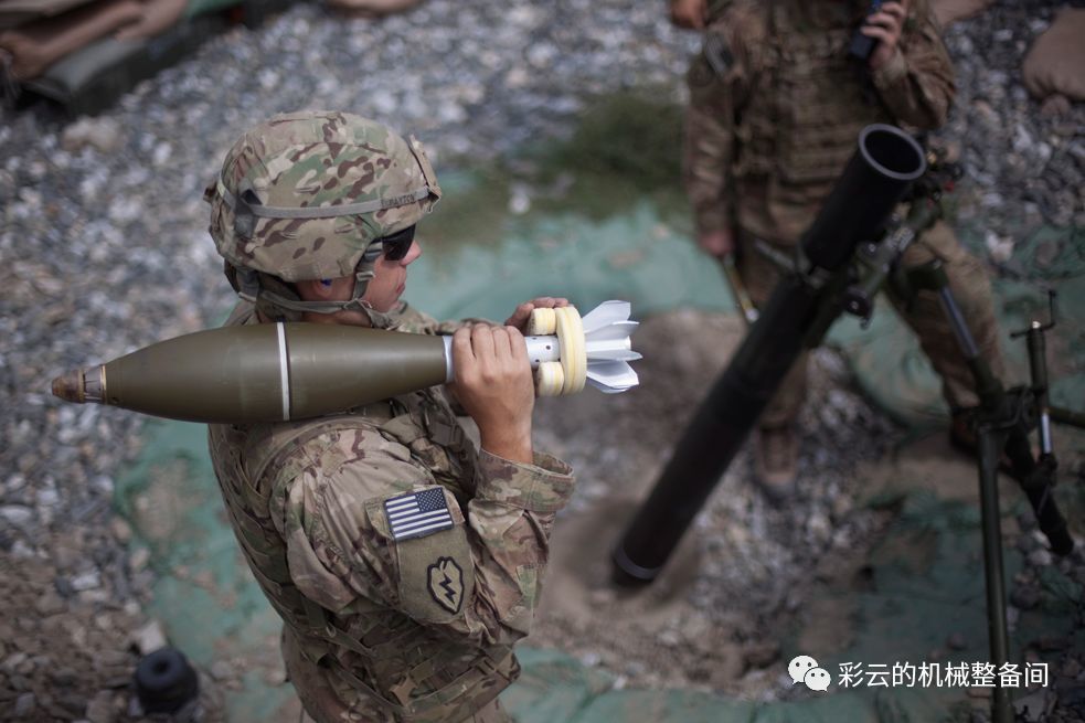 迫击炮弹发射药是怎么点燃的?装药号数是怎么调整的?_凤凰网
