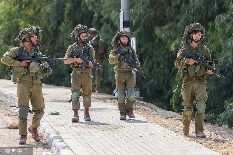 当地时间2023年10月10日，加沙地带，以色列士兵在巡逻。
