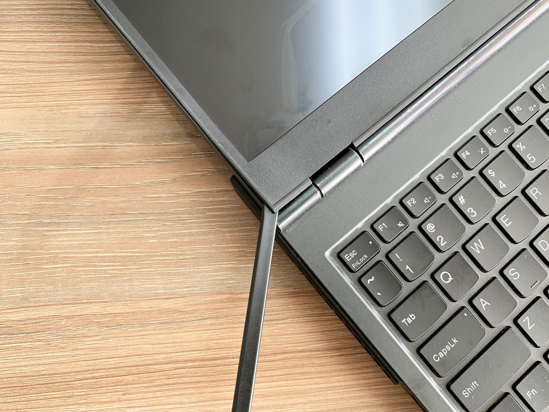 本不该发生的杯具 联想拯救者笔记本电脑换屏记