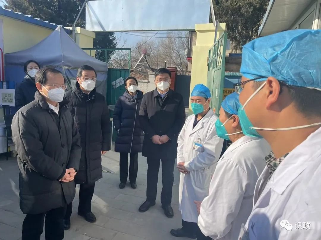 与乡村医生深入交流