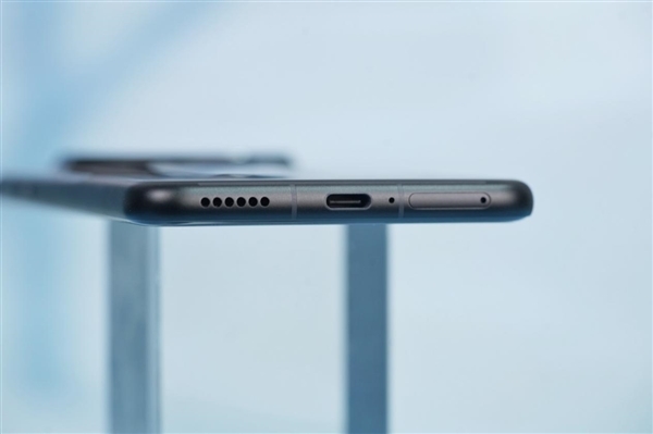 华为最顶级直板旗舰手机!华为Mate 60 RS非凡大师图赏