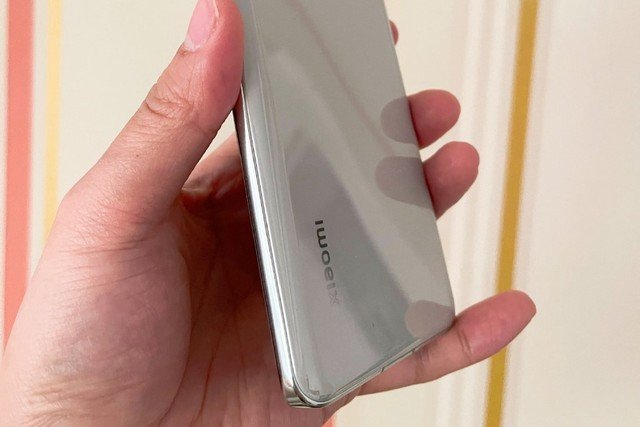 曲屏就比直屏高级?四个场景教你认清优缺点