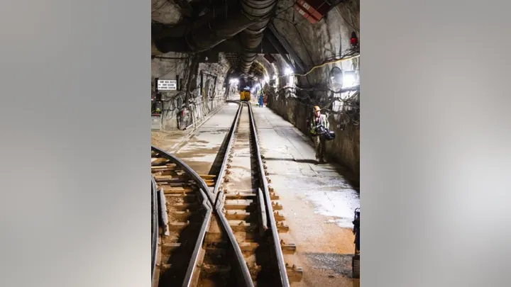 福克斯新闻网称，图为美国内华达州国家安全基地12区的P隧道。美国当地时间18日在内华达州的一个核试验场进行了一次“高爆试验”。图源：美国国家核安全管理局