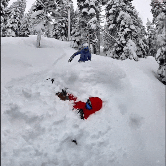 滑粉雪，摔倒被埋