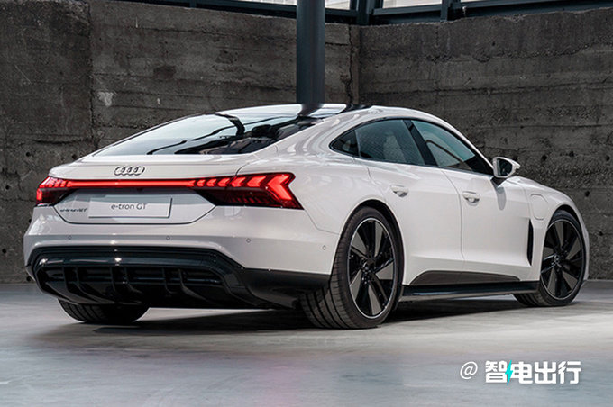 奥迪e-tron gt六月底上市4s店预计卖100万元-图2