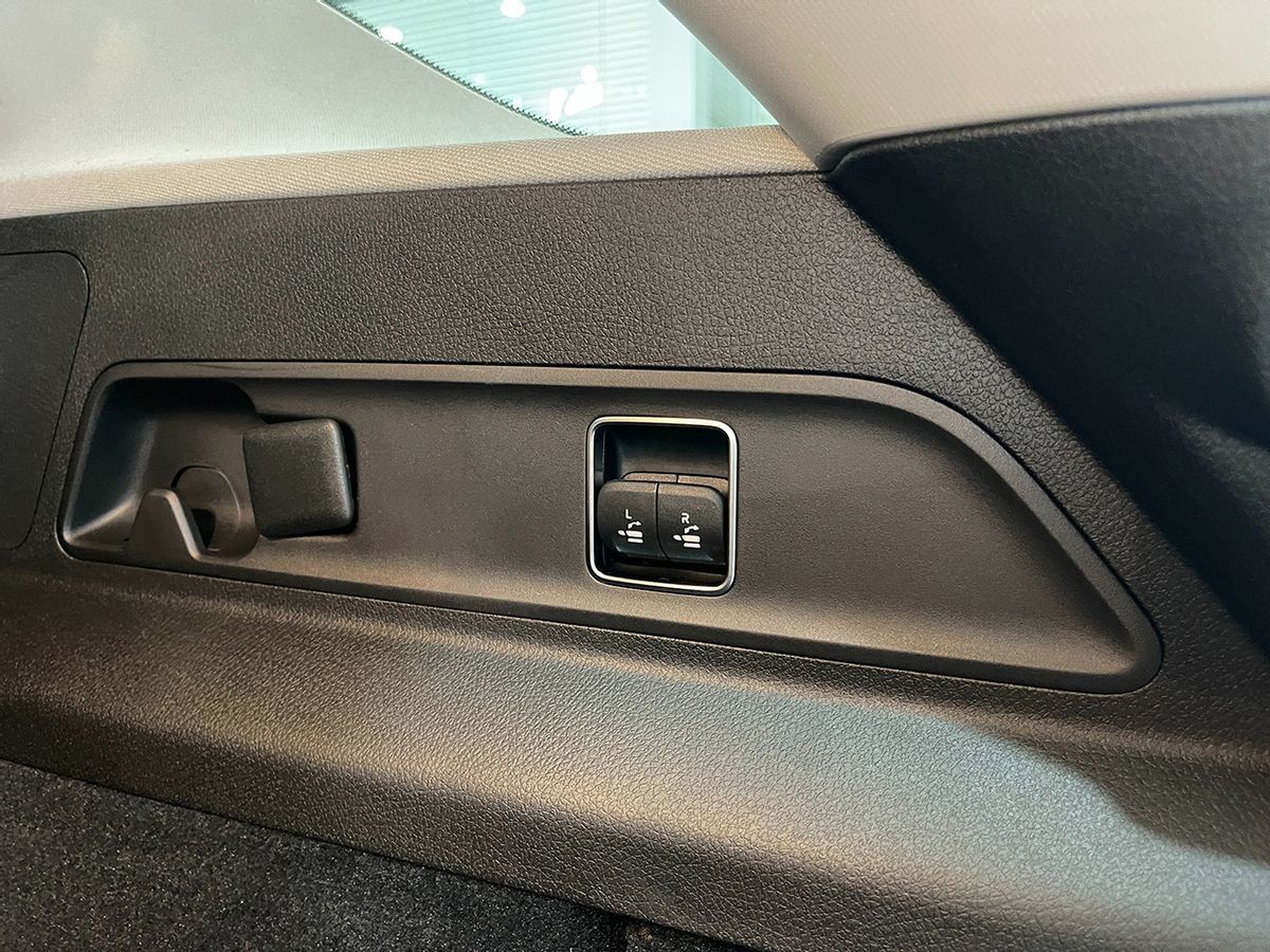 尽快国产吧!价格和空间打不过宝马X5,2024款奔驰GLE到店实拍