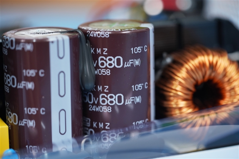 全白颜值 更有性价比!鑫谷昆仑MU-1000G冰山版电源评测:12V满载偏移仅有0.13%