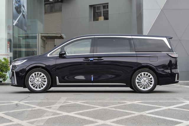 高端商务出行mpv全面升级的新岚图梦想家优势如何