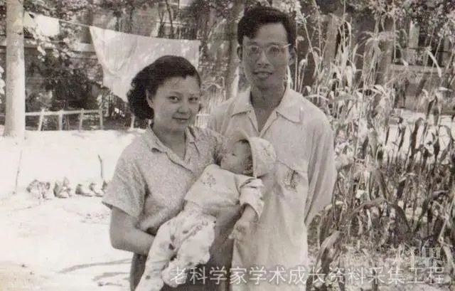 【中国第一颗核弹是算盘算出来的吗？】@科技日报：江湖传闻，在共和国原