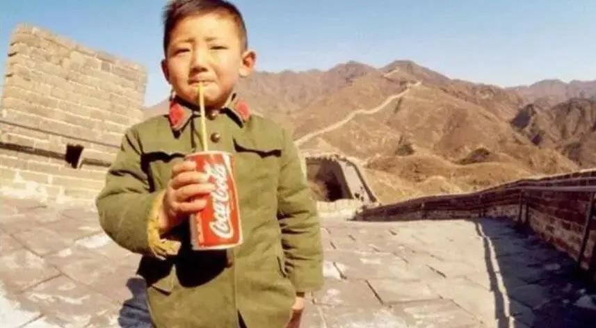 第一个喝可口可乐的中国人，源自网络