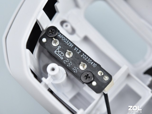 雷柏VT9PRO双模无线游戏鼠标评测:卷王轻量化游戏鼠标