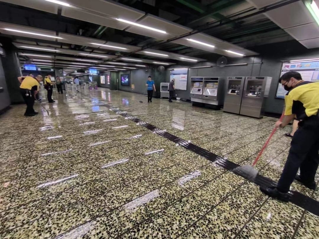 香港多区受暴雨冲击，李家超发声