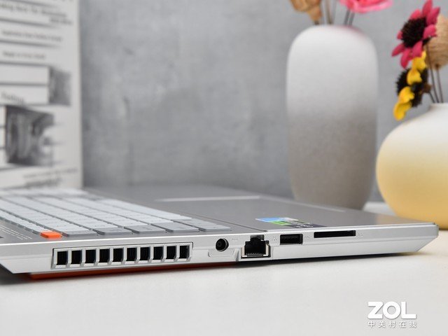 体验华硕无畏Pro16 2023旗舰版:性能释放堪比专业游戏本