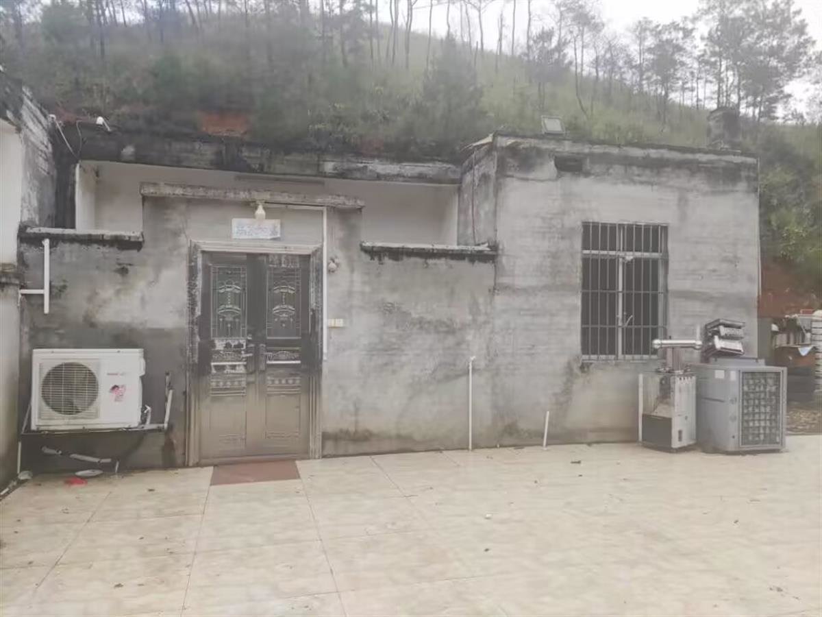 陈克政家房子的正面