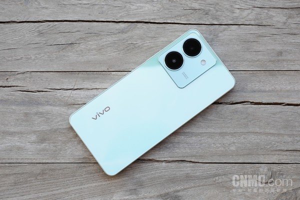 vivo Y78配备了5000万像素双摄