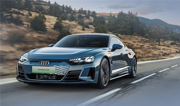 家族最帅纯电跑车!奥迪e-tron GT上市:售99.98万限量20台
