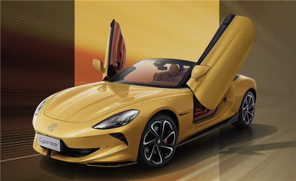 敞篷还带“飞飞门” 名爵Cyberster纯电跑车官宣!9月26日开启预售