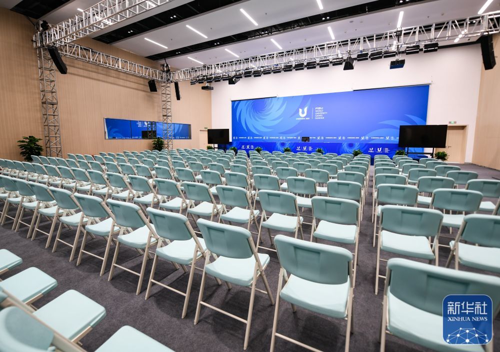 ↑这是7月13日拍摄的成都大运会主媒体中心新闻发布厅。新华社记者 王曦 摄