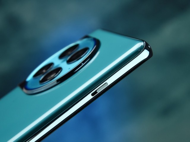 3000元价位性能手机横评,一加红米真我iQOO谁更值?