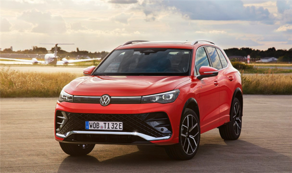 大众“头牌SUV”途观正式发布:内饰外观全部换新 电动味十足