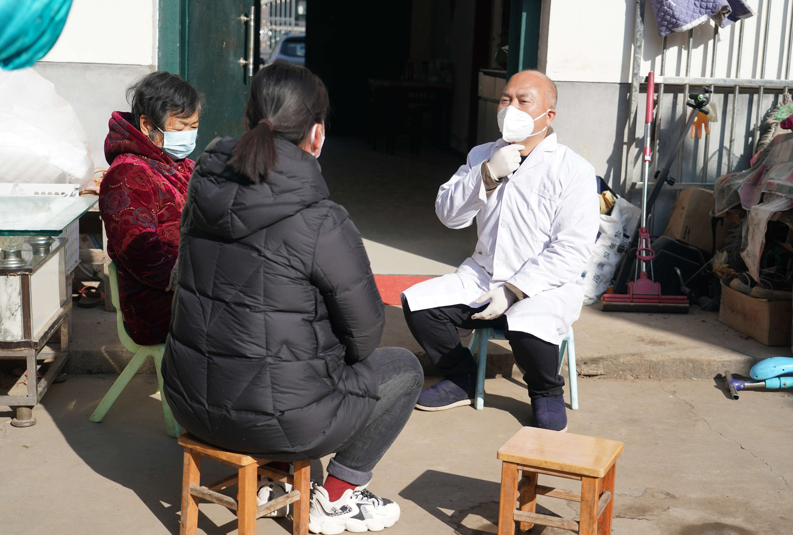 新华全媒+｜让老乡们过好团圆年——陕西乡村疫情防控见闻