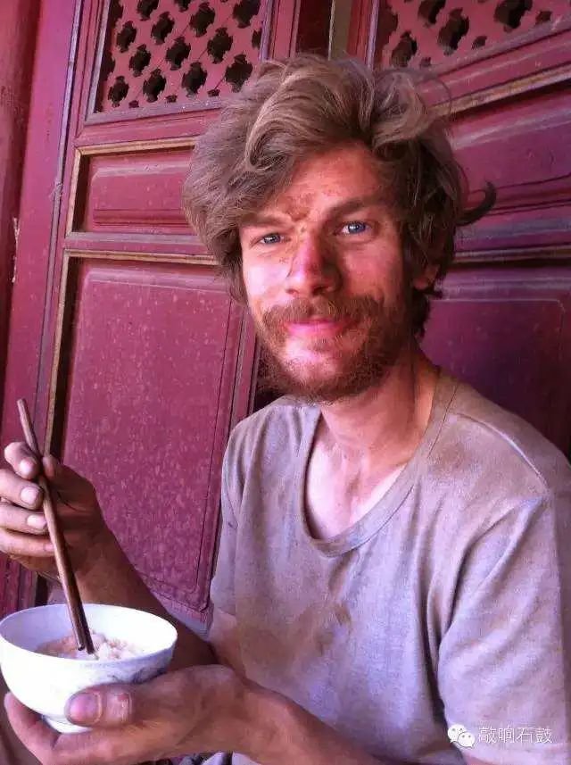 有时间吃饭没时间洗脸