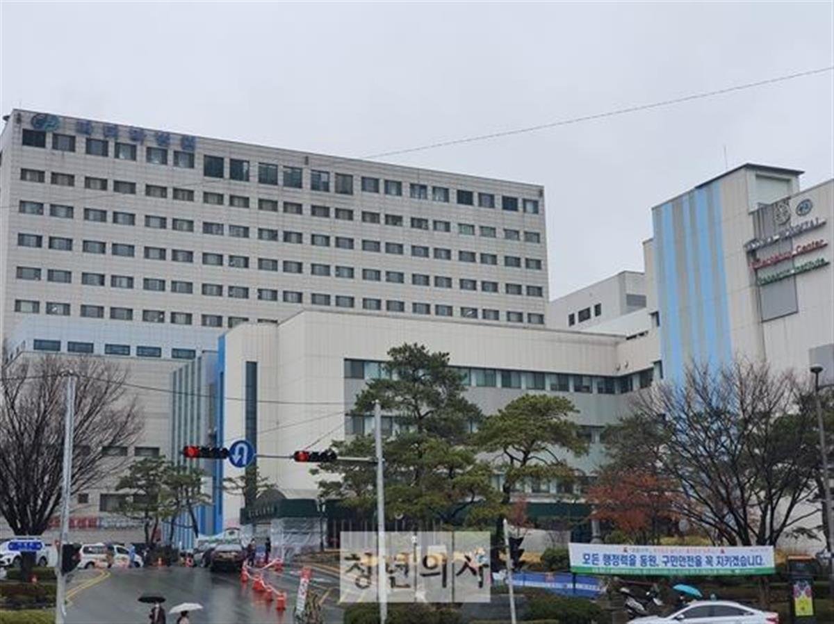 韩国17岁坠楼少年死在救护车上，遭8家医院“踢皮球”拒收