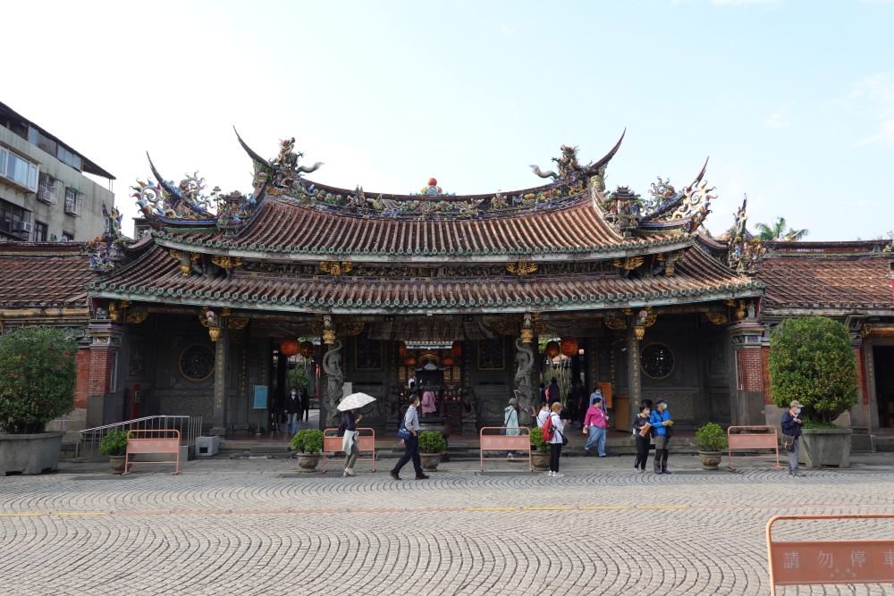 这是4月15日拍摄的台北市大龙峒保安宫。 新华社记者 尚昊 摄