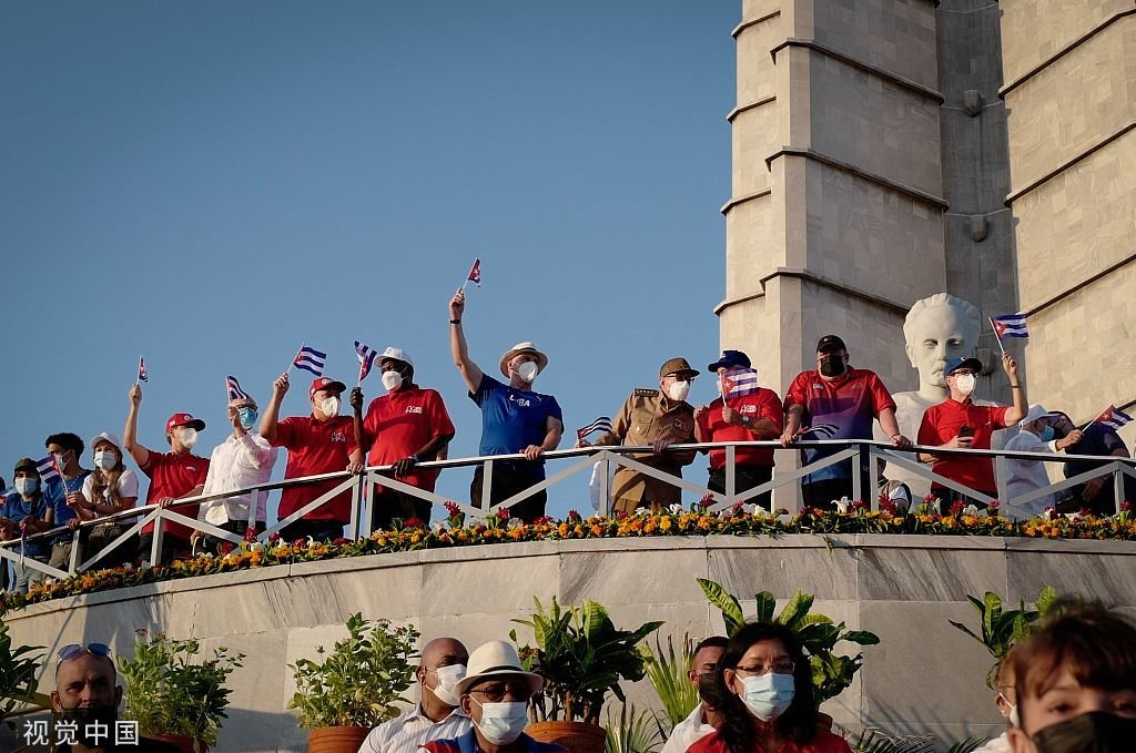 2022年5月1日，古巴哈瓦那，古巴多地举行“五一”国际劳动节集会游行。 （视觉中国）
