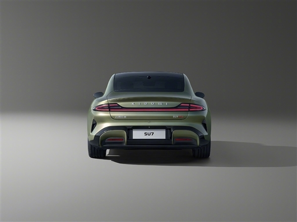 小米汽车SU7海湾蓝/橄榄绿/雅灰实拍图对比!你最喜欢哪一款