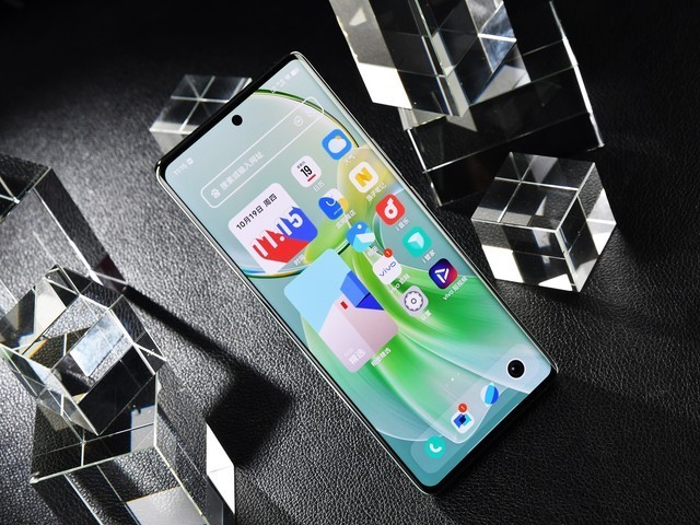 vivo Y100评测:超薄5000mAh长续航,512GB大内存流畅耐用