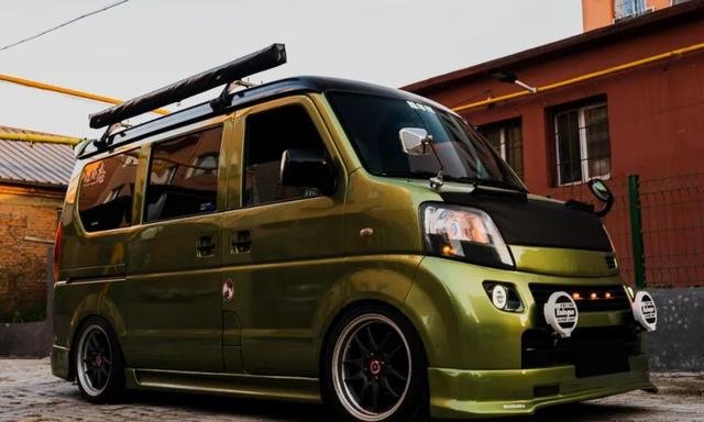 气动避震加持的铃木浪迪破面包也能有豪华感