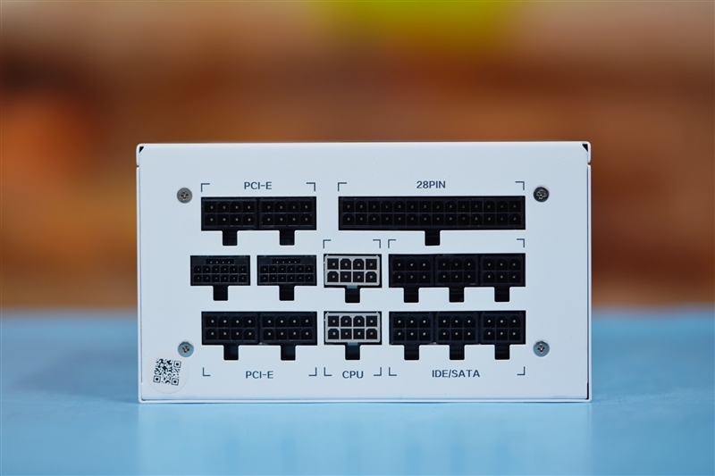 全白颜值 更有性价比!鑫谷昆仑MU-1000G冰山版电源评测:12V满载偏移仅有0.13%