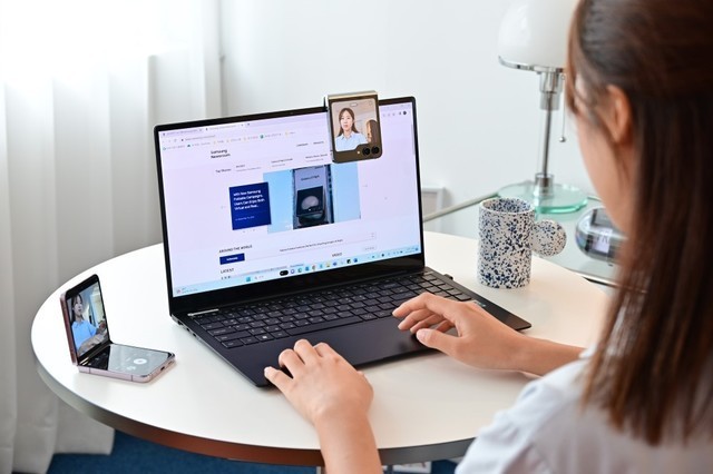 三星Galaxy Z Flip5影像教程:立式自由拍摄定格精彩瞬间