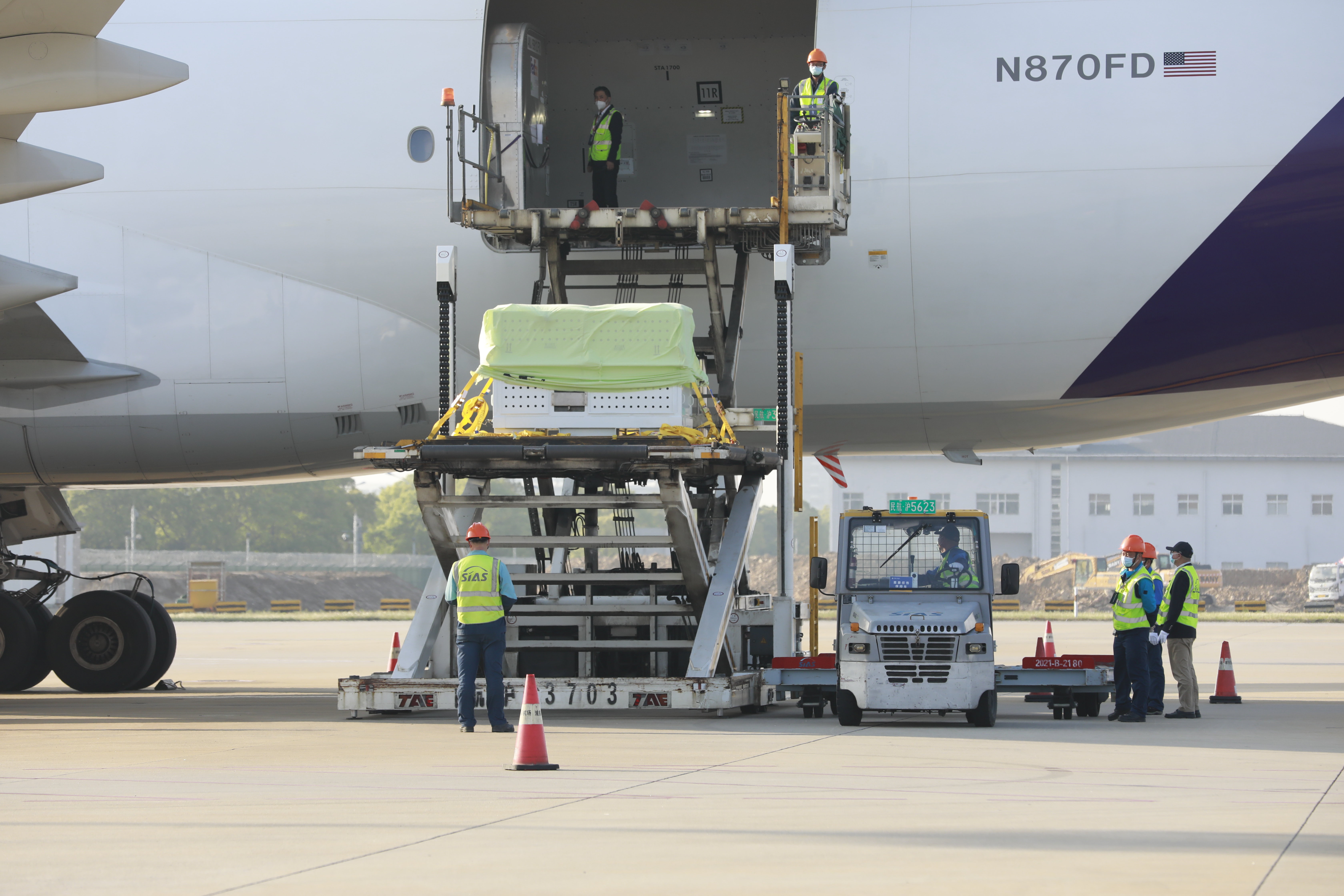 新华全媒+|旅美大熊猫“丫丫”顺利回国_凤凰网