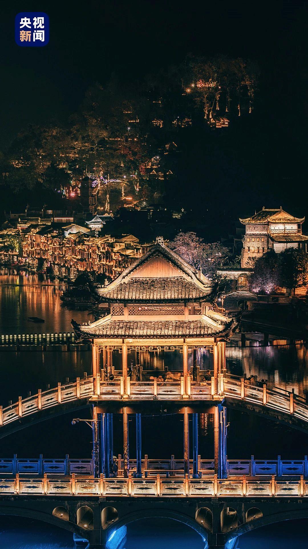 山、水、古城、民族风情…… 看秘境湘西中的诗和远方