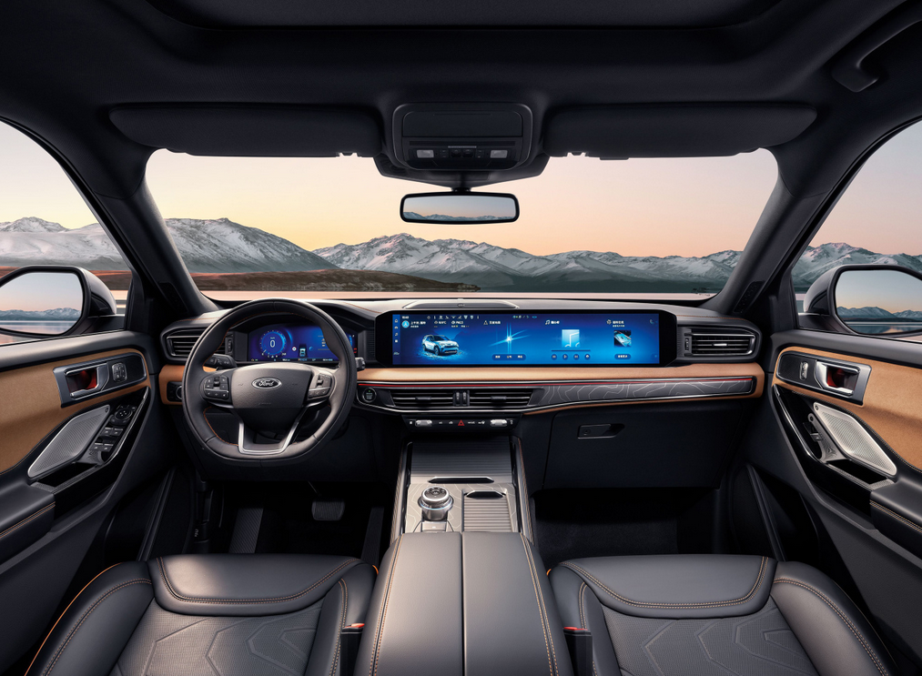 去远方的车有了 福特探险者昆仑巅峰版 6座和7座都是39.98万元