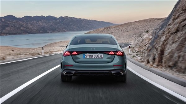 经典“花生眼”大灯回归 新一代奔驰E级发布:50万买它还香吗