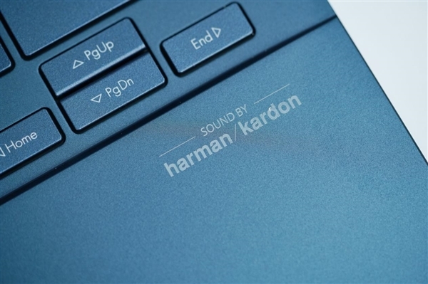 首台酷睿Ultra笔记本!华硕灵耀14 2024 AI超轻薄本图赏