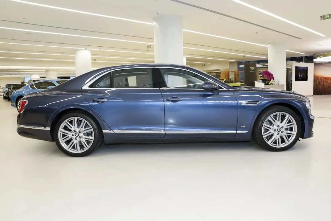 2024款宾利飞驰上市40t8dct售价27933774万元