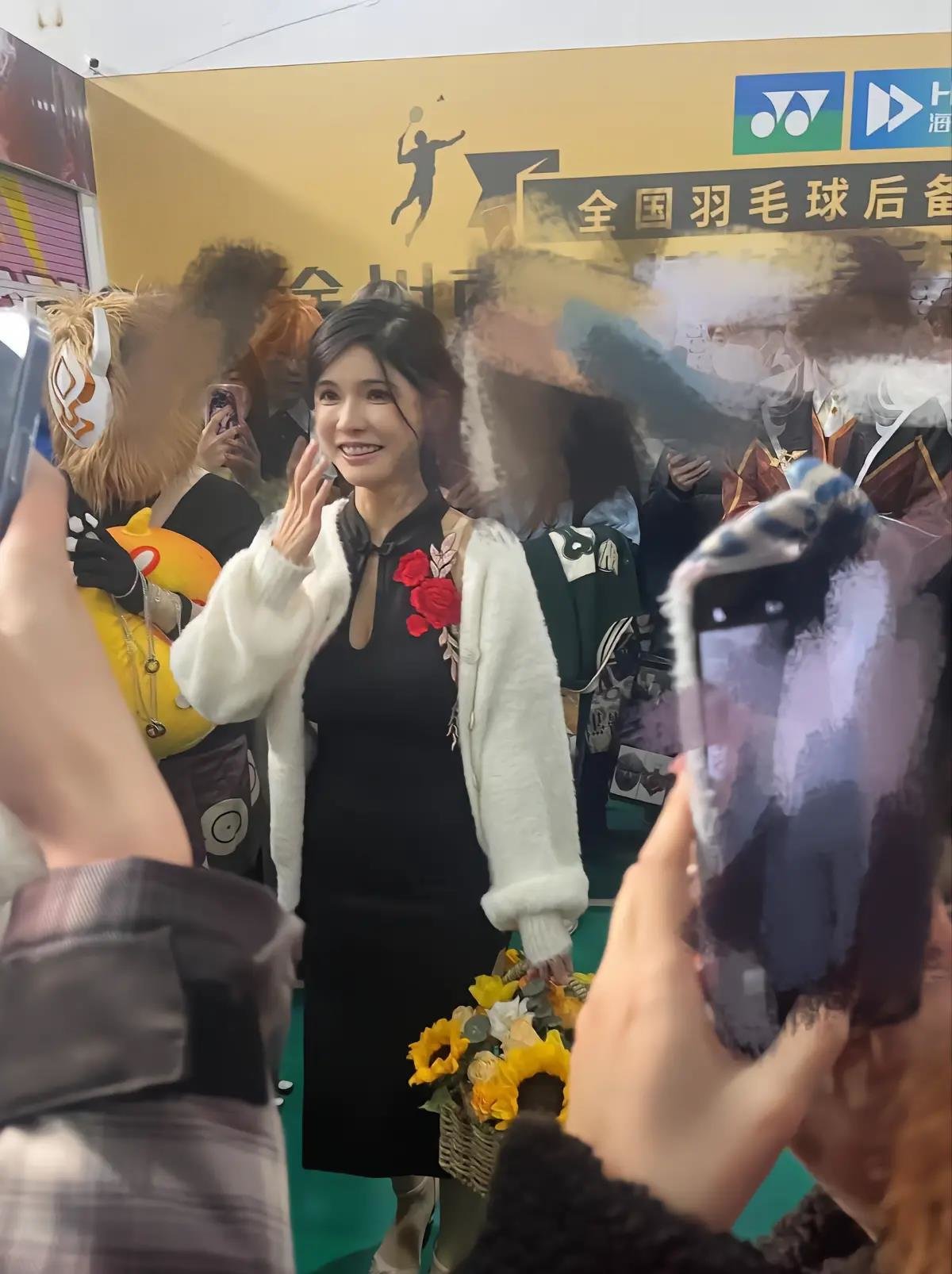 2月4日,“网红萝莉”在漫展现场照片(图源网络)