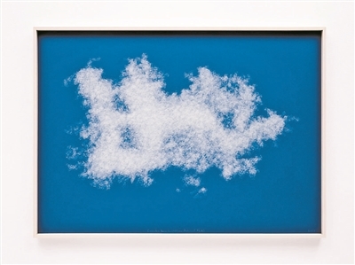 《云 (积云,美国冰河国家公园)》 2023 思高牌胶带、相框卡纸、Dibond铝板 Spencer Finch. Courtesy Lisson Gallery